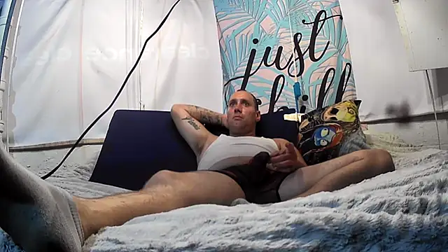 Snapshot of cum4calvin chatting on November 8, 2025, 7:08 am cum4calvin online show from November 8, 2025, 7:08 am