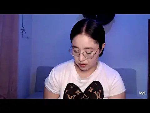 YummymeowW online show from July 12, 2026, 1:29 am