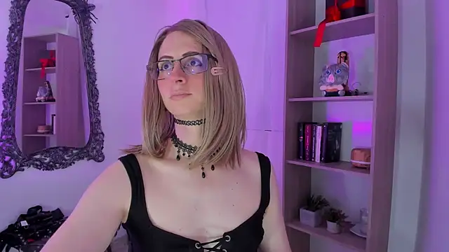 KimberlyJohnsoon online show from November 29, 2025, 3:37 pm