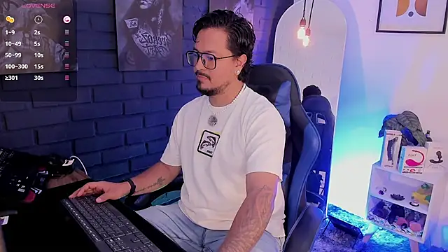 Snapshot of DaviidEvans_ chatting on March 5, 2026, 12:12 pm DaviidEvans online show from March 5, 2026, 12:12 pm