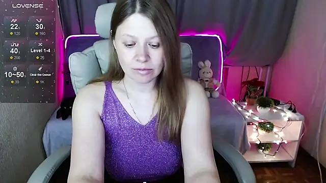 alekasamui online show from January 13, 2025, 3:23 am