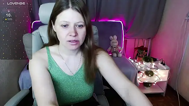 alekasamui online show from January 17, 2025, 12:31 am