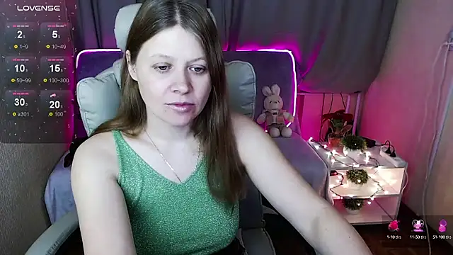 alekasamui online show from January 17, 2025, 3:34 am