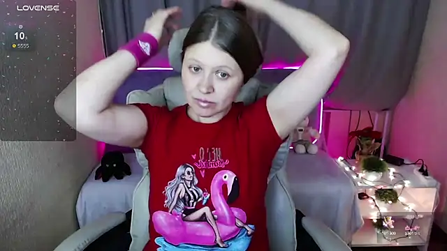 alekasamui online show from January 24, 2025, 3:32 am