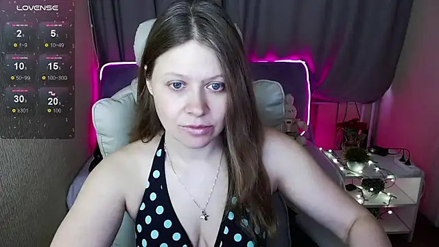 alekasamui online show from February 20, 2025, 3:34 am