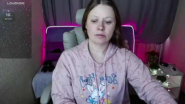 alekasamui online show from February 23, 2025, 9:16 pm