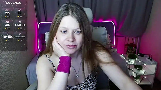 alekasamui online show from February 26, 2025, 3:42 am