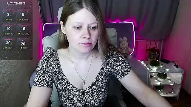 alekasamui online show from March 6, 2025, 9:09 pm