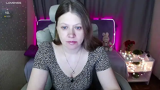 alekasamui online show from March 13, 2025, 9:05 pm