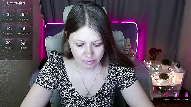 alekasamui online show from March 18, 2025, 3:20 am