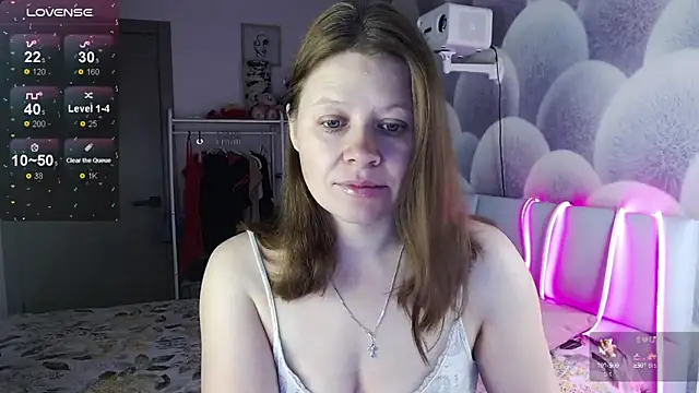 alekasamui online show from October 7, 2025, 10:18 pm