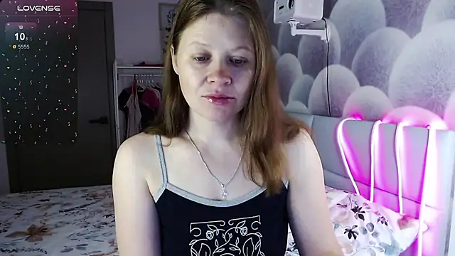 alekasamui online show from October 19, 2025, 10:10 pm