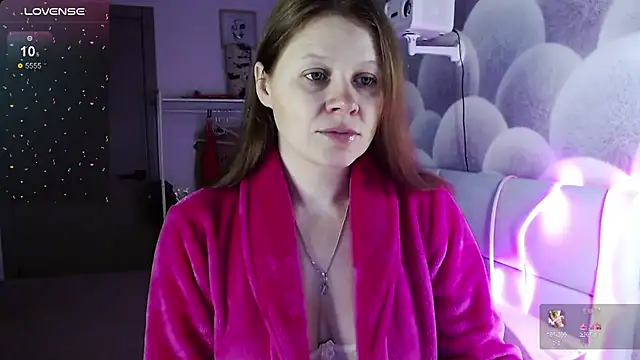 alekasamui online show from November 7, 2025, 1:05 am