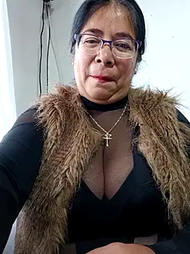 Snapshot of __valentina18 chatting on March 2, 2025, 1:05 pm valentina18 online show from March 2, 2025, 1:05 pm