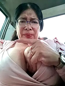 Snapshot of __valentina18 chatting on March 17, 2025, 4:11 pm valentina18 online show from March 17, 2025, 4:11 pm