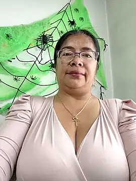   valentina18 online show from October 12, 2025, 12:59 pm