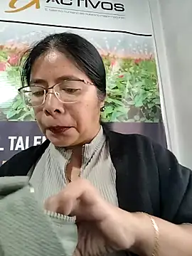 Snapshot of __valentina18 chatting on February 24, 2026, 12:58 pm valentina18 online show from February 24, 2026, 12:58 pm