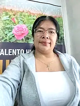 Snapshot of __valentina18 chatting on February 27, 2026, 1:22 pm valentina18 online show from February 27, 2026, 1:22 pm