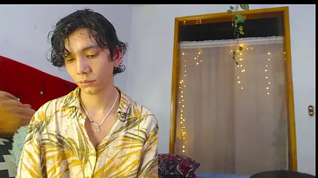 LAICK 01 online show from May 7, 2026, 4:29 am
