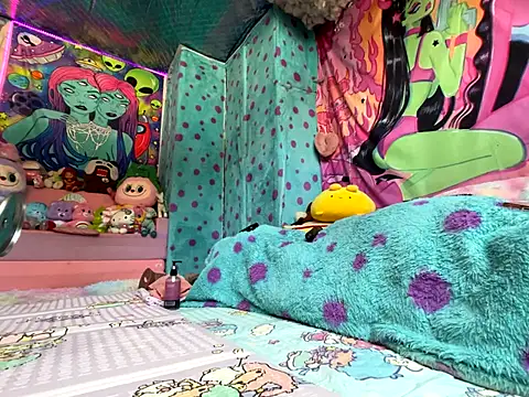 BABYUNICORN online show from October 26, 2025, 6:58 pm