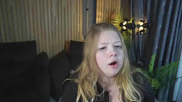 Tinker Belll online show from April 21, 2026, 2:51 am