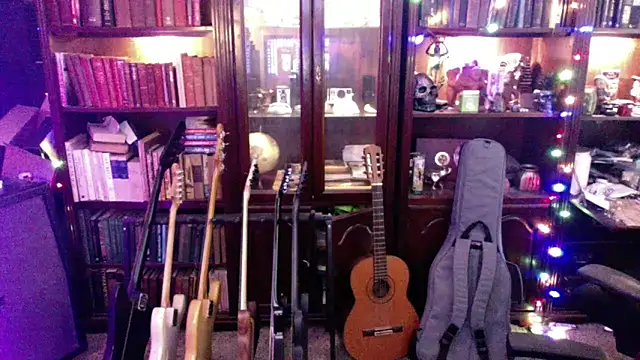 BeardedBear999 online show from September 8, 2025, 3:11 pm