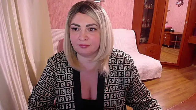 -MeowMeow online show from June 27, 2026, 3:39 pm