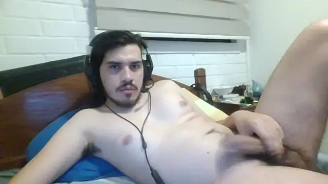 Snapshot of hung_weeb chatting on January 25, 2025, 5:40 am hung weeb online show from January 25, 2025, 5:40 am