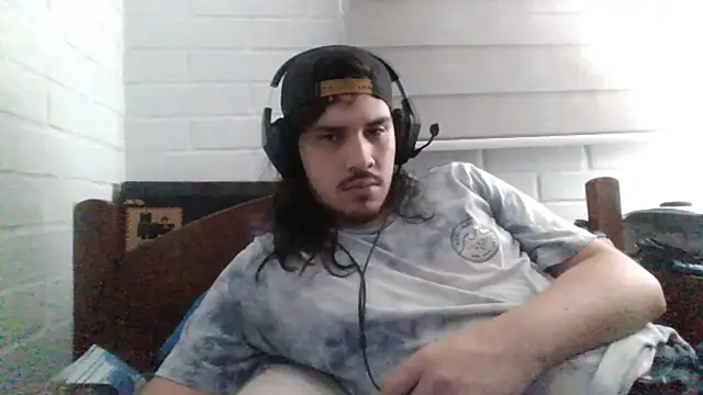 Snapshot of hung_weeb chatting on February 18, 2025, 4:37 am hung weeb online show from February 18, 2025, 4:37 am