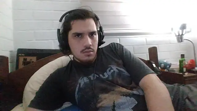 Snapshot of hung_weeb chatting on March 12, 2025, 3:24 am hung weeb online show from March 12, 2025, 3:24 am