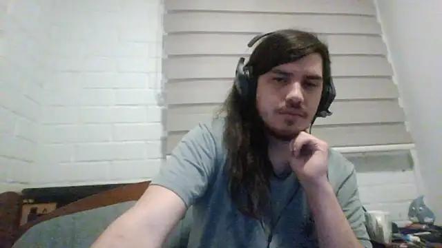 Snapshot of hung_weeb chatting on October 16, 2025, 3:51 am hung weeb online show from October 16, 2025, 3:51 am