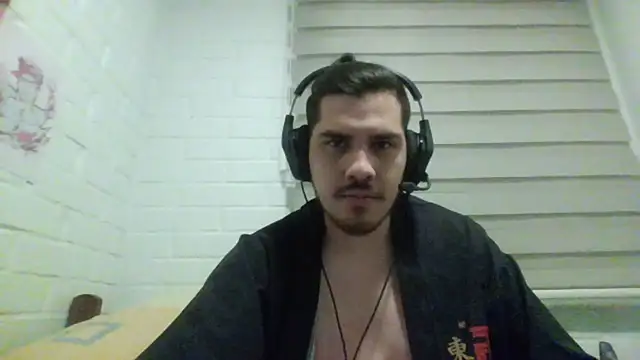 Snapshot of hung_weeb chatting on November 18, 2025, 3:34 am hung weeb online show from November 18, 2025, 3:34 am