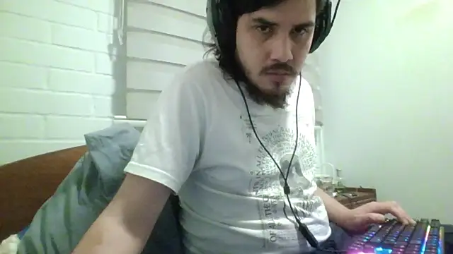Snapshot of hung_weeb chatting on August 4, 2026, 2:37 am hung weeb online show from August 4, 2026, 2:37 am