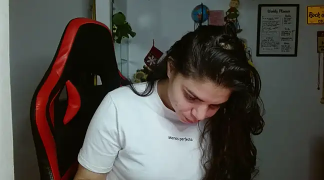 Nikkykora15 online show from December 23, 2024, 2:13 am