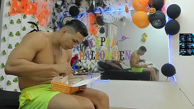 ChoreyTaiylor online show from October 18, 2025, 3:13 pm