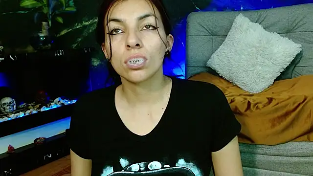 Snapshot of julieth_sex1 chatting on July 3, 2026, 9:48 am julieth sex1 online show from July 3, 2026, 9:48 am
