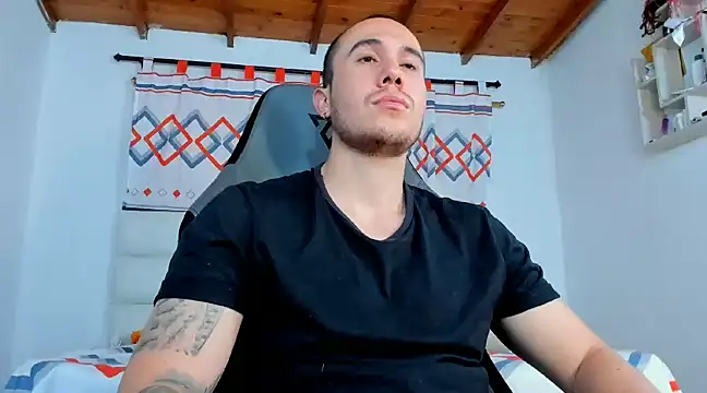 juan  jimenez online show from March 18, 2025, 6:26 pm