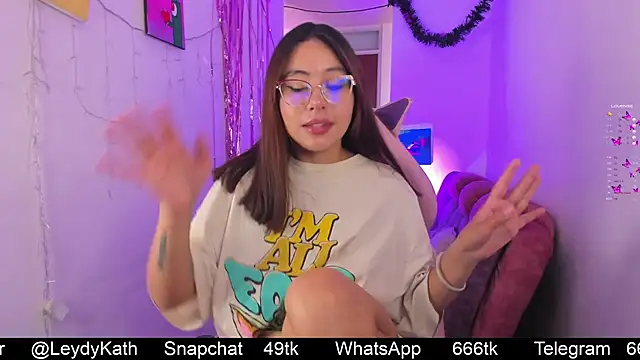 Snapshot of Nasha_abby chatting on December 10, 2024, 2:06 pm Nasha abby online show from December 10, 2024, 2:06 pm