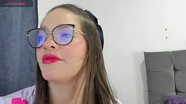 Snapshot of zoe69x chatting on February 13, 2025, 5:37 am zoe69x online show from February 13, 2025, 5:37 am