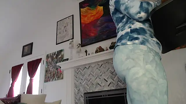 AuroraWillows online show from February 15, 2025, 4:45 pm