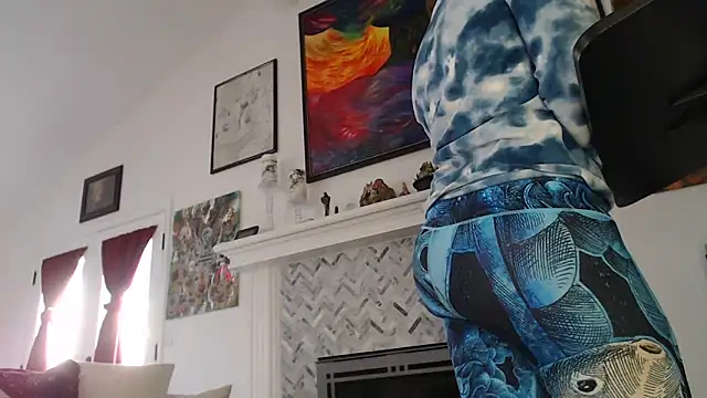 AuroraWillows online show from February 16, 2025, 4:21 pm