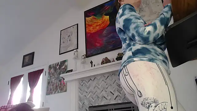 AuroraWillows online show from February 23, 2025, 8:00 pm