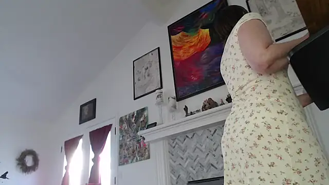 AuroraWillows online show from March 11, 2025, 2:51 pm