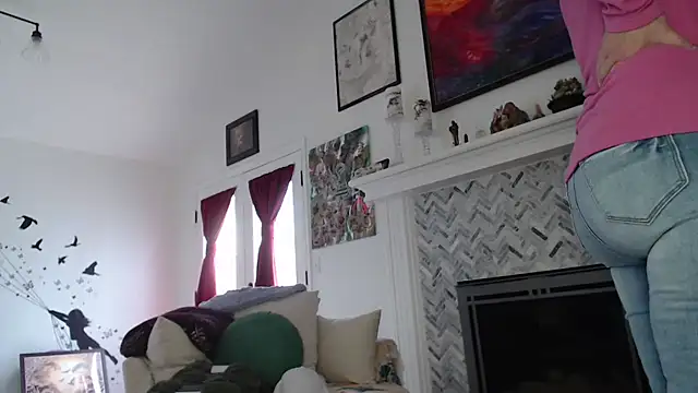 AuroraWillows online show from March 15, 2025, 4:32 pm