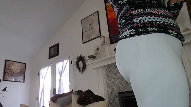 AuroraWillows online show from November 1, 2025, 4:42 pm