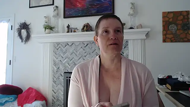 AuroraWillows online show from April 8, 2026, 2:28 pm