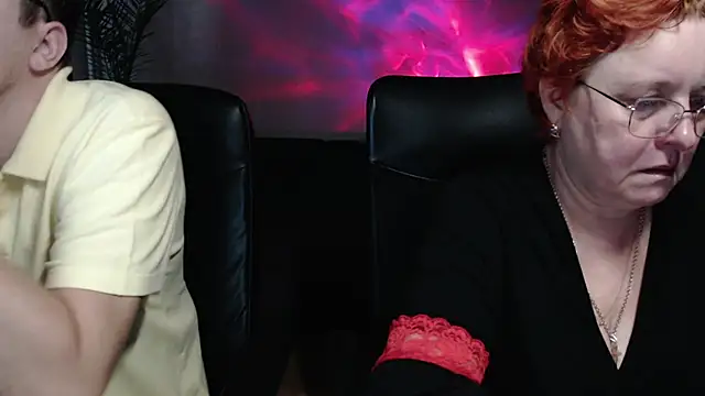 JoannaAndNeighbour online show from November 16, 2025, 9:37 am