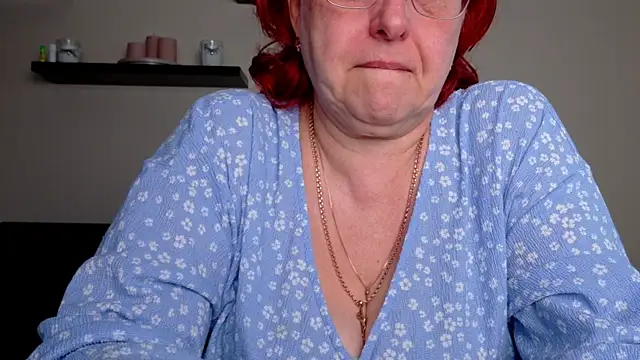 Snapshot of JoannaAndNeighbour chatting on June 17, 2026, 8:06 am JoannaAndNeighbour online show from June 17, 2026, 8:06 am