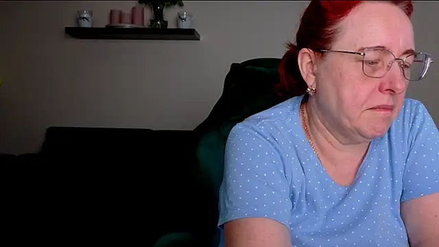 Snapshot of JoannaAndNeighbour chatting on June 26, 2026, 5:56 am JoannaAndNeighbour online show from June 26, 2026, 5:56 am