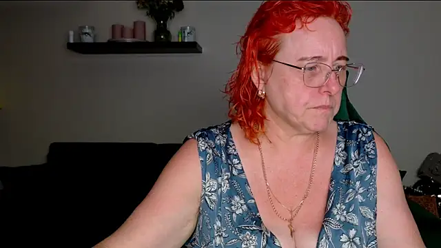 Snapshot of JoannaAndNeighbour chatting on July 5, 2026, 2:24 pm JoannaAndNeighbour online show from July 5, 2026, 2:24 pm